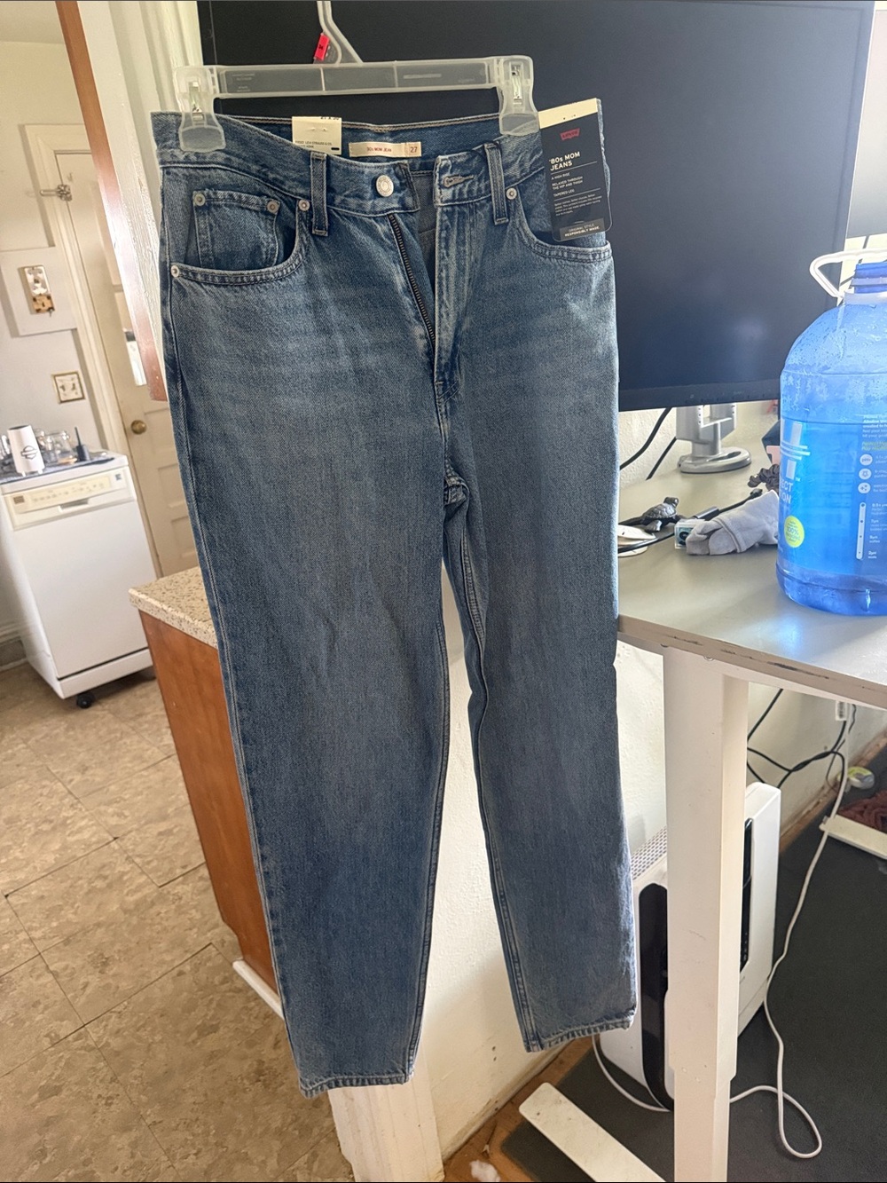 Levi's Women's Slim Straight Jeans in Medium Blue